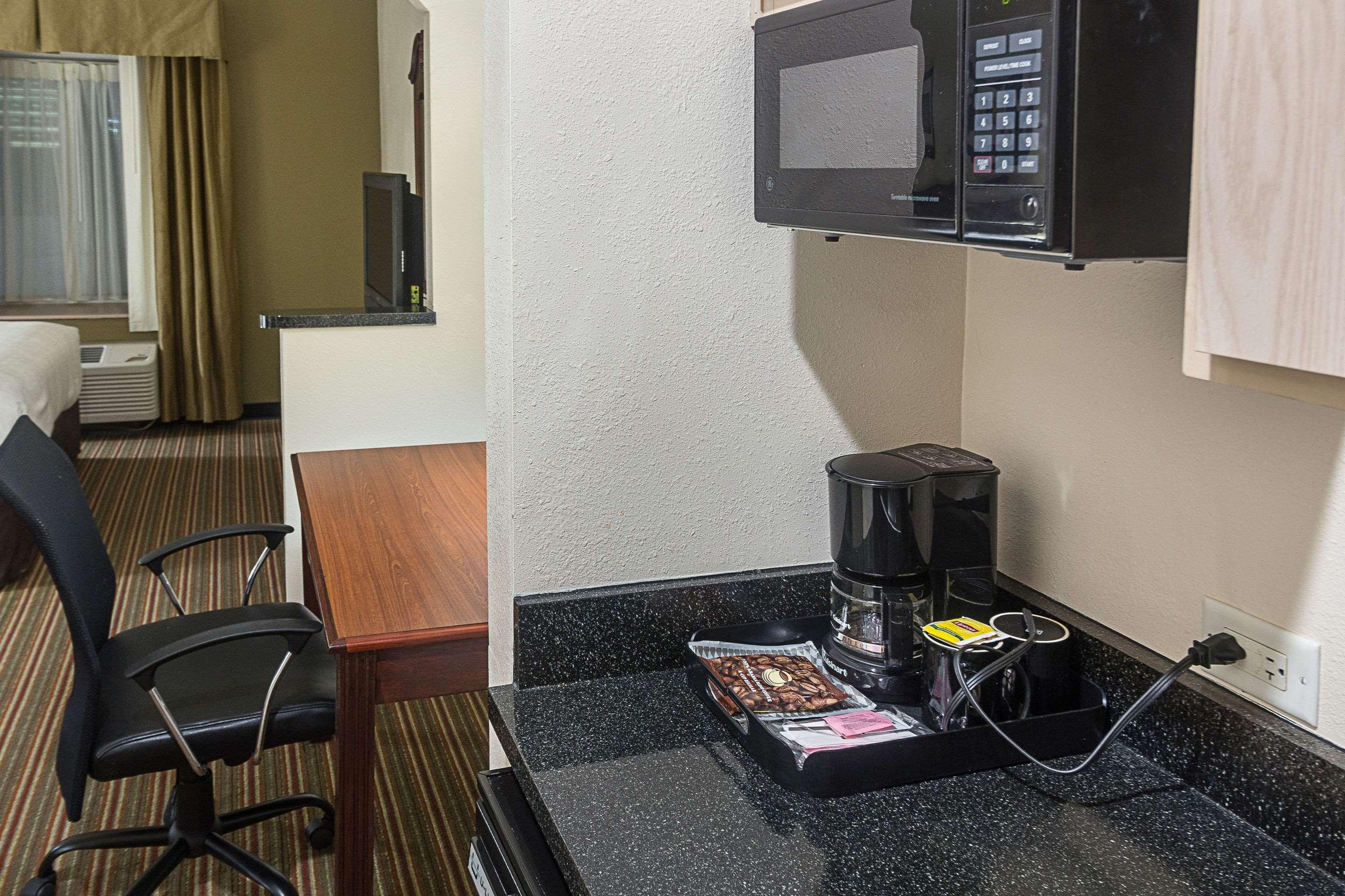 Quality Inn & Suites West Chase Houston Exteriér fotografie